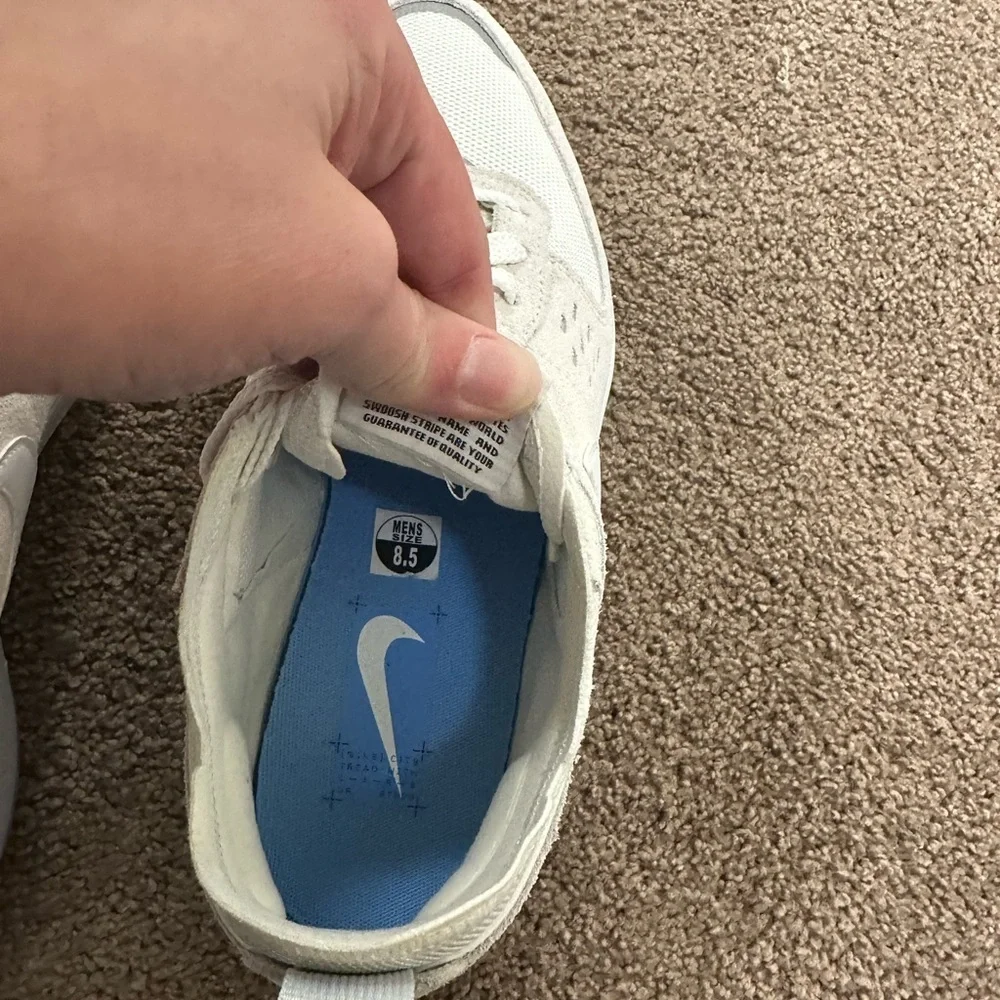 Nike Men's White and Light Blue Athletic Shoes